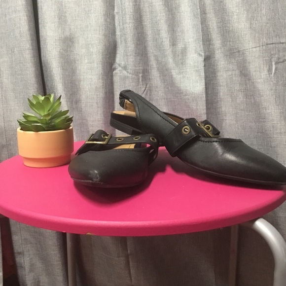 Vionic Flats - Picture 1 of 9